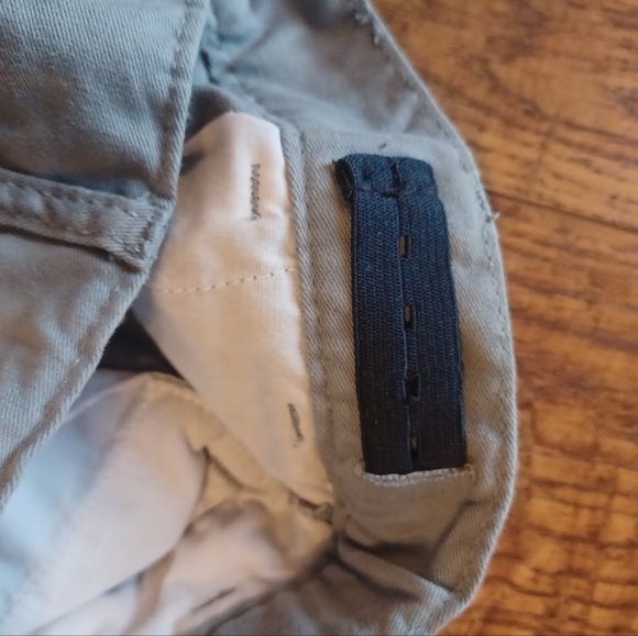 The Children's Place Gray Uniform Shorts Adjustable Waist Boy Sz 5 - Picture 3 of 4